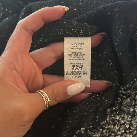 Peach Love Black and White sweater - Picture 4 of 7